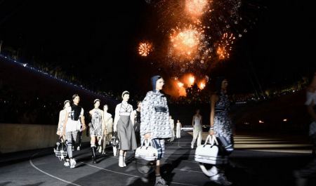 Dior στο Καλλιμάρμαρο: Με «άρωμα» Ελλάδας η επίδειξη - Δείτε φωτογραφίες από τη φαντασμαγορική βραδιά