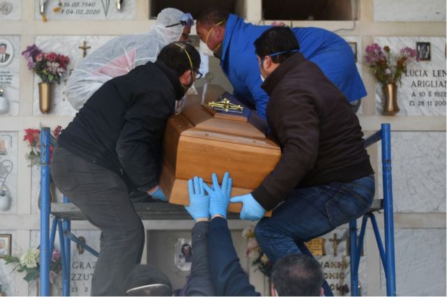 Φρίκη στην Ιταλία: Πάνω από 12.000 οι νεκροί από τον κορωνοϊό