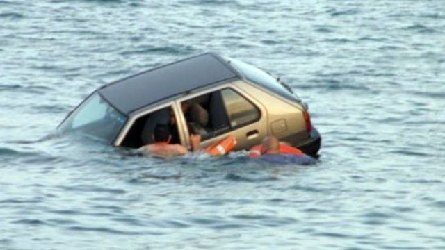 Φθιώτιδα: Αυτοκίνητο βρέθηκε στη θάλασσα με τέσσερις επιβάτες
