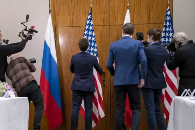 Οι συνομιλίες Ρωσίας και ΗΠΑ για τα πυρηνικά όπλα ξεκινούν και πάλι