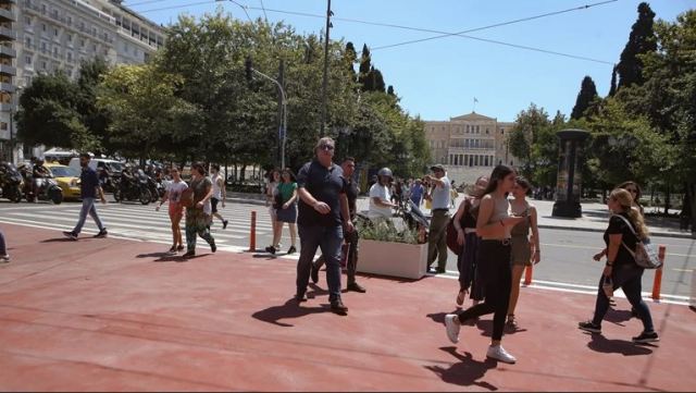 ΟΟΣΑ: Υφεση 8% έως 9,7% για την ελληνική οικονομία - Ποια είναι τα δύο σενάρια