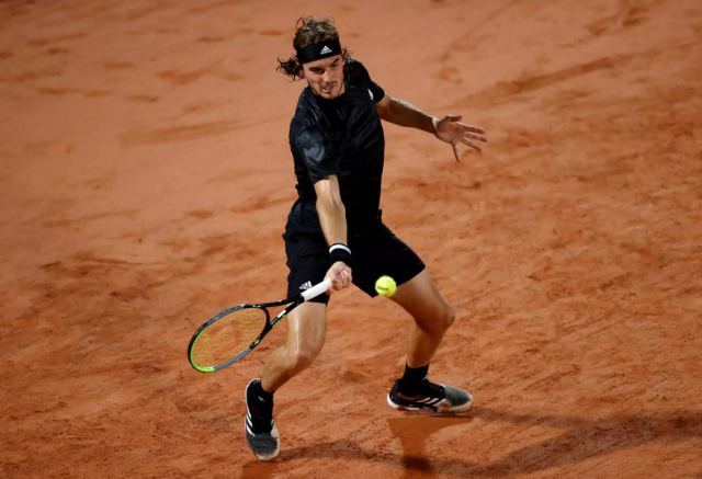 Roland Garros: Το εντυπωσιακό αφιέρωμα στον Τσιτσιπά - &quot;Ξέρει να χειρίζεται την πίεση&quot; (video)