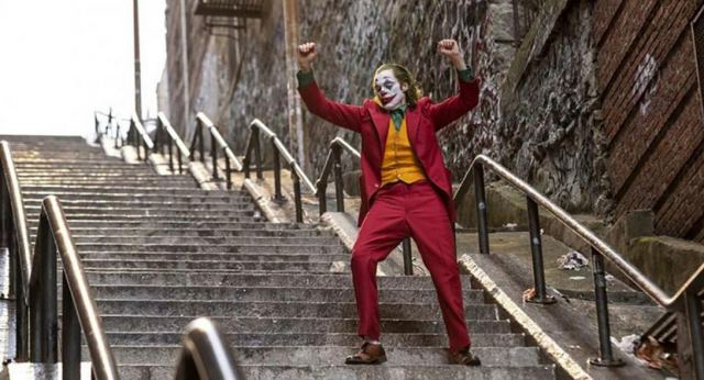 Επί 8 λεπτά χειροκροτούσαν όρθιοι το «Joker» στη Βενετία – Τι έγραψαν οι κριτικοί