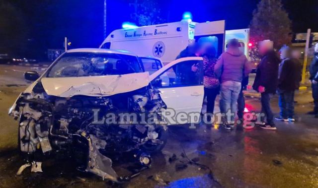 Σοβαρό τροχαίο στην είσοδο της Λαμίας με πέντε τραυματίες - Εικόνες