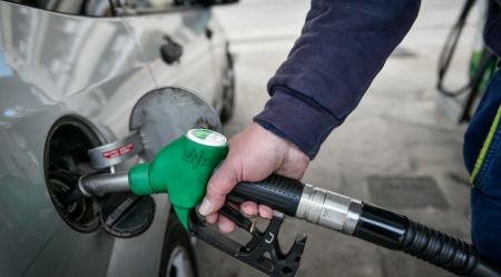 Νέα πτώση στην τιμή της βενζίνης - Μείωση και στο πετρέλαιο θέρμανσης