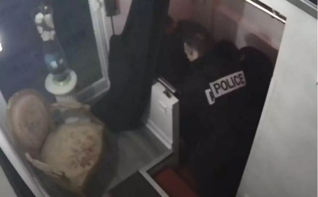 Παρίσι: Σάλος με βίντεο που δείχνει αστυνομικούς να βρίζουν και να ξυλοκοπούν μαύρο Γάλλο! (video)