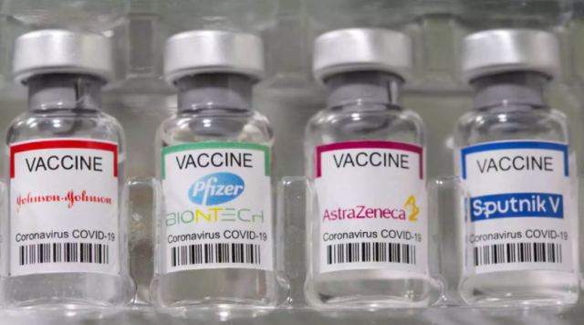 Κορωνοϊός: Τι προκαλεί η ανάμειξη διαφορετικών εμβολίων - Ποιες είναι οι παρενέργειες