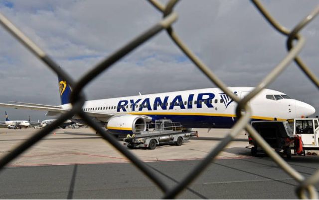 Σημείωμα για βόμβα προκάλεσε συναγερμό σε πτήση της Ryanair
