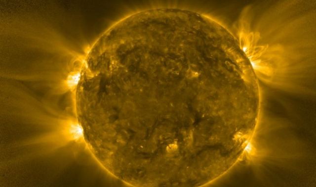 Οι κοντινές θεαματικές φωτογραφίες του Ήλιου που τράβηξε το Solar Orbiter