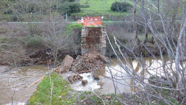 Φθιώτιδα: Πλήρης αδιαφορία για το ιστορικό γεφύρι που κατέρρευσε