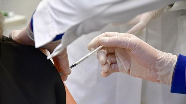 Προνόμια για τους εμβολιασμένους: Αυτά είναι τα επικρατέστερα σενάρια - ΒΙΝΤΕΟ