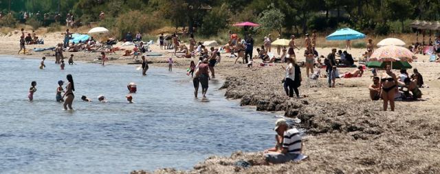 Καλοκαίρι 2020: Παραλίες χωρίς μουσική και αλκοόλ, ξαπλώστρες με ...μεζούρα και αντισηπτικό