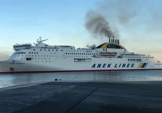 Μνήμες από το Norman Atlantic ξύπνησε η πυρκαγιά στο πλοίο στην Ηγουμενίτσα, εικόνες από την επιχείρηση της Πυροσβεστικής