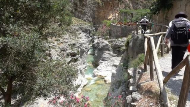 Νεκρός τουρίστας στο φαράγγι της Σαμαριάς- Μπροστά στα μάτια της συζύγου