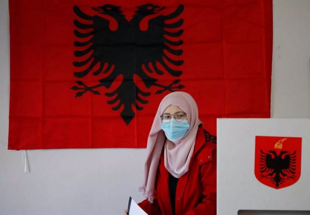ΕΕ: «Παγώνει» η ενταξιακή διαδικασία για Βόρεια Μακεδονία και Αλβανία