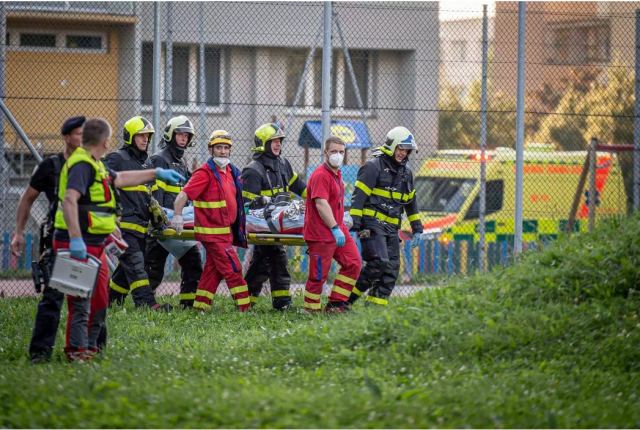 Τσεχία: 11 νεκροί από τη φωτιά σε πολυκατοικία – Μεταξύ τους 3 παιδιά (pics)