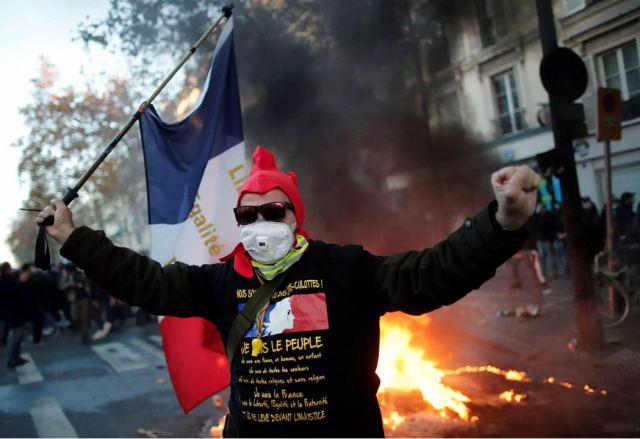 Παρίσι: Σοβαρά επεισόδια και δακρυγόνα σε διαδήλωση για την αστυνομική βία