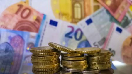 Πληρωμές: 1,22 δισ. ευρώ από ΔΥΠΑ και e- ΕΦΚΑ – Ποιοι θα πάνε ταμείο έως τις 3 Νοεμβρίου