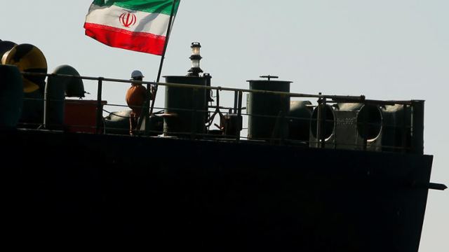 Σήκωσε άγκυρα το ιρανικό δεξαμενόπλοιο Adrian Darya 1 (βίντεο)