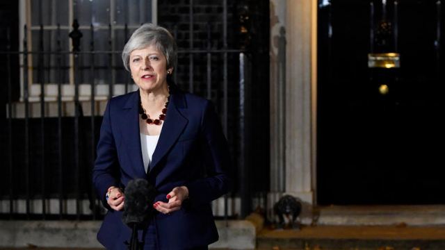 Η Μέι πέρασε το σχέδιο Brexit από το υπουργικό-Επόμενο εμπόδιο η Βουλή