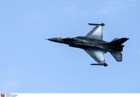 Έκοψαν την ανάσα οι ελιγμοί του F-16 της ομάδας «ΖΕΥΣ» πάνω από την Θεσσαλονίκη - Το ισχυρό μήνυμα του επισμηναγού πιλότου