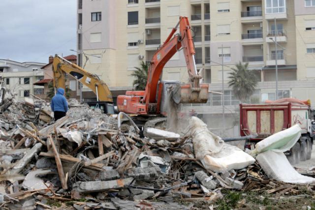 Σεισμός στην Αλβανία: 9 συλλήψεις στο Δυρράχιο για τις εγκληματικές ελλείψεις στην ασφάλεια των κτιρίων