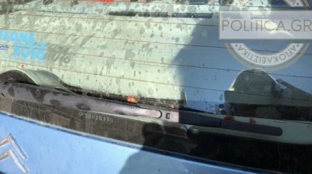 Απίστευτο περιστατικό στο Ηράκλειο: «Έλουσαν» με κιμά αυτοκίνητο λόγω… παρκαρίσματος