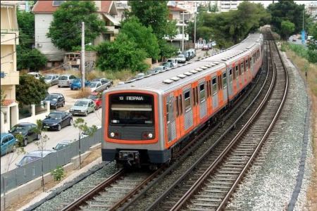 ΗΣΑΠ: Νεκρός άνδρας που έπεσε στις γραμμές του τρένου στον σταθμό του Αγίου Νικολάου