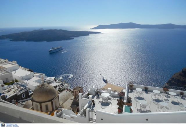 Παγκόσμιο Συμβούλιο Τουρισμού: Έτοιμη (σχεδόν) η Ελλάδα να δεχθεί τουρίστες