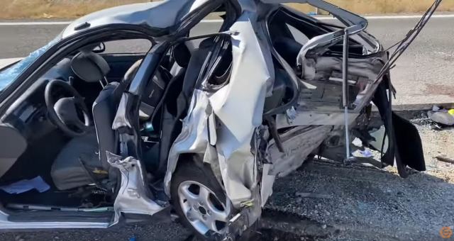 Αλεξανδρούπολη: Είχαν “παστώσει” 12 άτομα σε ένα αυτοκίνητο - Οι 7 είναι νεκροί! (Φωτο - Βίντεο)