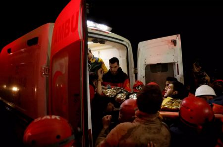 Σεισμός στην Τουρκία: Συνεχίζονται τα «θαύματα» - 3 άνθρωποι βγήκαν ζωντανοί μετά από 10 ημέρες