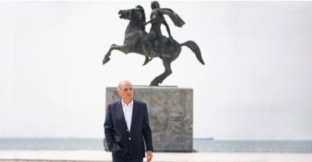 Βελόπουλος: Βλέπει διεφθαρμένους, πολιτικά «σκουπίδια» και ψεύτες για μια καρέκλα