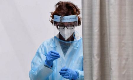 Κορωνοϊός: Τέλος στις μάσκες και στα rapid test σε νοσοκομεία και δομές Υγείας