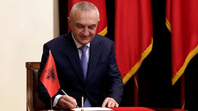 Κρίση στην Αλβανία: Επιμένει ο Μέτα - Καθαίρεση δρομολογεί ο Έντι Ράμα