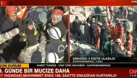 Βγήκαν ζωντανοί από τα συντρίμμια στην Τουρκία μετά από 198 ώρες - Η στιγμή του απεγκλωβισμού 17χρονου