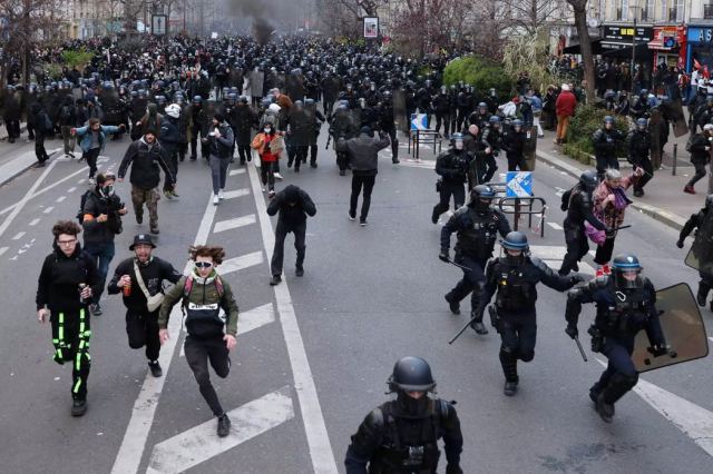 Γαλλία: 740.000 διαδηλωτές στις σημερινές κινητοποιήσεις – Επεισόδια και συγκρούσεις στο Παρίσι