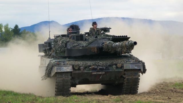 Γερμανία: Αποφάσισε να παραδώσει άρματα μάχης Leopard 2 στην Ουκρανία
