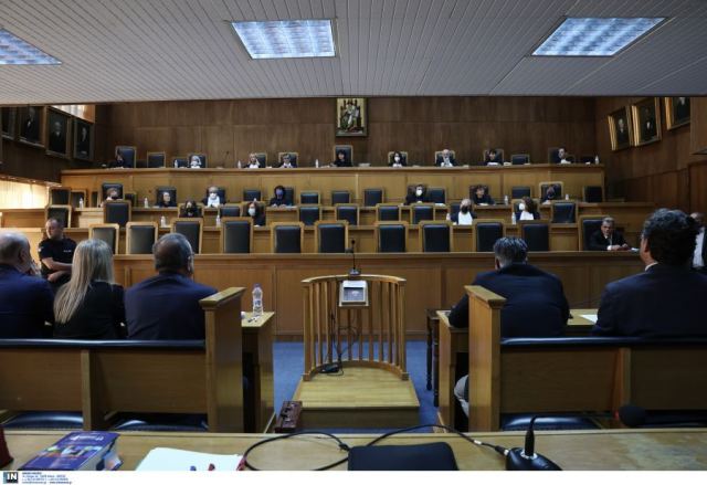 Ειδικό Δικαστήριο: Θέμα νομιμότητας της σύνθεσης θέτει η Ελένη Τουλουπάκη – Παρών και ο Παύλος Πολάκης