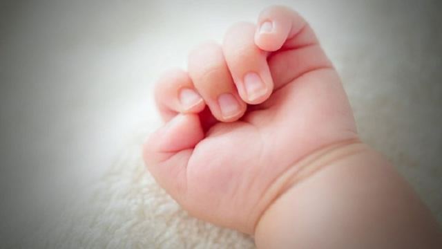Σοκ στη Λευκωσία - 47χρονη πούλησε μωρό σε δύο άνδρες - ΒΙΝΤΕΟ