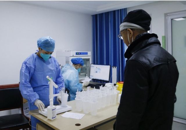 Κίνα: Στους 9.000 οι ημερήσιοι θάνατοι από κορωνοϊό - Στα μέσα Ιανουαρίου αναμένεται κορύφωση