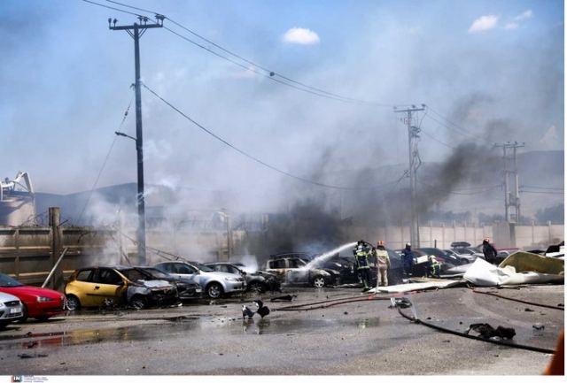 Ασπρόπυργος: Κρανίου τόπος μετά τη φωτιά σε βυτιοφόρο – Τρεις τραυματίες, καταστράφηκαν αυτοκίνητα