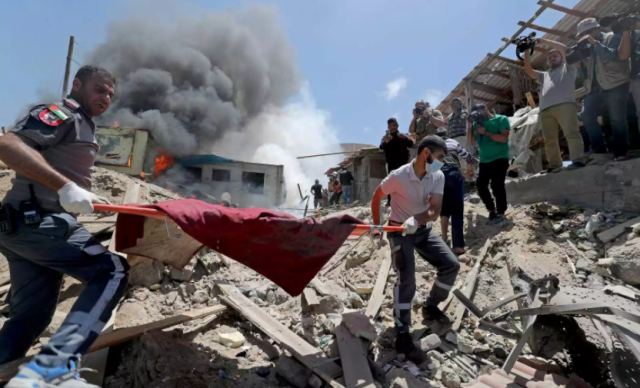 Ισραηλινές αεροπορικές επιδρομές πλήττουν τη Γάζα - 42.000 Παλαιστίνιοι έχουν εγκαταλείψει τα σπίτια τους (pics, vids)