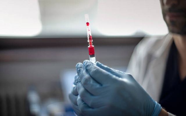 Η Ρωσία ξεκίνησε την παραγωγή εμβολίου για τον κορωνοϊό
