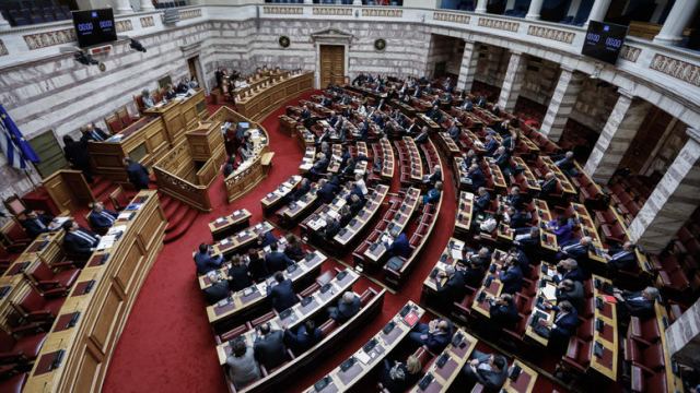 Εκλογικός νόμος: Ενταση στη Βουλή για το μπόνους εδρών