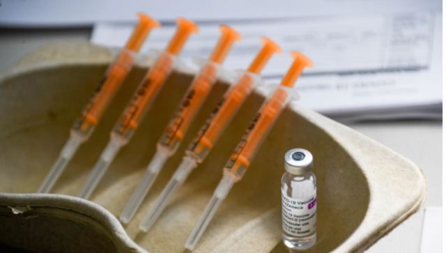 Οι γιατροί του 35χρονου από την Κρήτη αποδίδουν τις δύο θρομβώσεις στο εμβόλιο της AstraZeneca