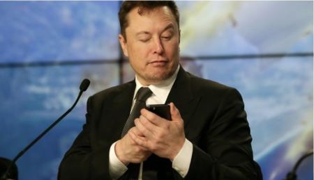 Έλον Μασκ: Πούλησε μετοχές της Tesla ύψους 7 δισ. δολαρίων