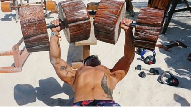 Γιατί οι κορυφαίοι γυμναστηριακοί του πλανήτη μαζεύονται σε μια παραλία στο Μεξικό;