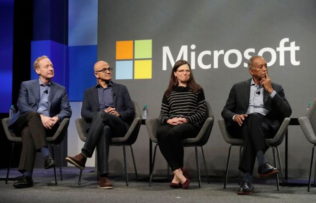 To σκοτεινό μυστικό της Microsoft όπως το εξομολογούνται γυναίκες υπάλληλοί της