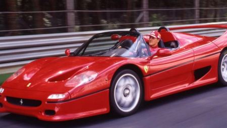Στο «σφυρί» η μοναδική Ferrari F50 του Michael Schumacher