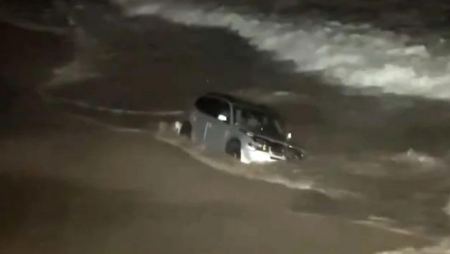 Βίντεο με γυναίκα οδηγό να πέφτει με τη BMW της στη θάλασσα μετά από άγρια καταδίωξη